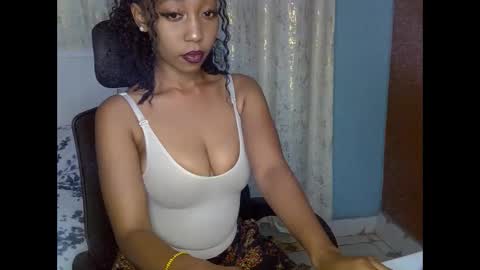 Snapshot of mariejuana_bliss chatting on 09/17/25, 04:52 mariejuana online show from 09/17/25, 04:52