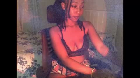Snapshot of mariejuana_bliss chatting on 10/04/25, 11:03 mariejuana online show from 10/04/25, 11:03