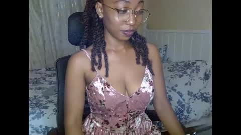 Snapshot of mariejuana_bliss chatting on 10/14/25, 09:37 mariejuana online show from 10/14/25, 09:37