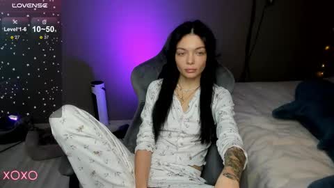 Maria  online show from 12/21/25, 01:57