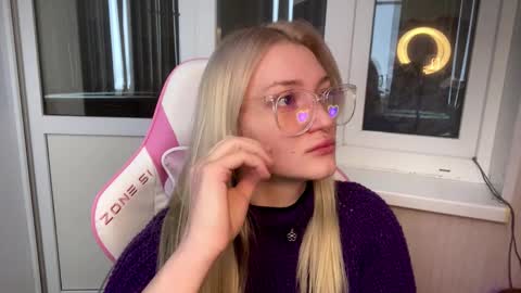 Hey Im Ash  I think together we can hit first 10 thumbs up online show from 02/27/26, 08:14