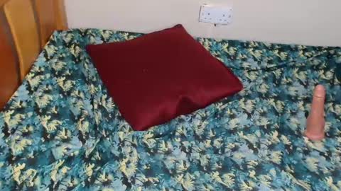 Snapshot of marigold_gift chatting on 06/27/26, 03:00 gold online show from 06/27/26, 03:00