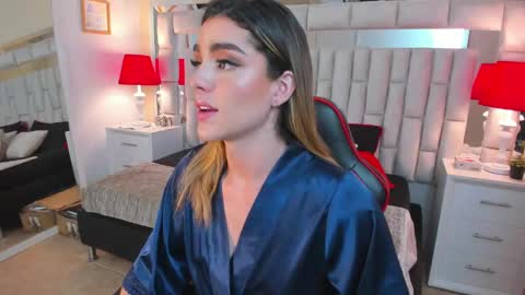 mariiahneedles online show from 01/14/25, 10:44