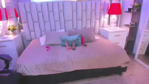 mariiahneedles online show from 02/06/26, 05:34