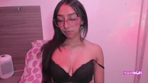 Snapshot of marijaneh chatting on 02/25/25, 06:36 Luna Dulk online show from 02/25/25, 06:36