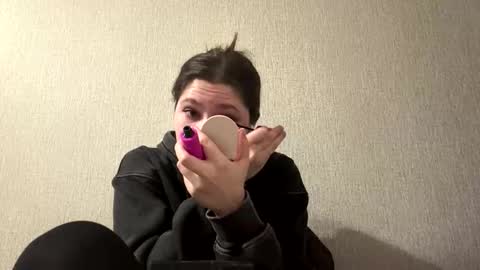 Snapshot of mariluarreola chatting on 03/17/26, 08:23 Emmie online show from 03/17/26, 08:23