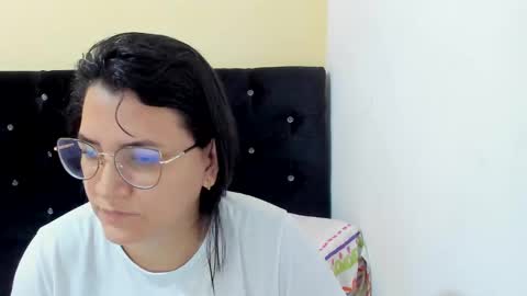 Snapshot of marilyn_garcia chatting on 01/05/25, 03:45 MARILYN SEXY online show from 01/05/25, 03:45