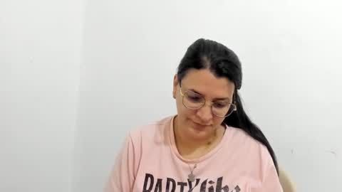 Snapshot of marilyn_garcia chatting on 09/14/25, 01:43 MARILYN SEXY online show from 09/14/25, 01:43