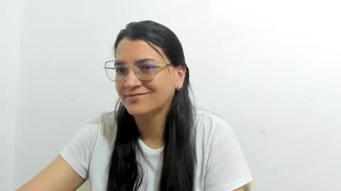 Snapshot of marilyn_garcia chatting on 09/27/25, 10:59 MARILYN SEXY online show from 09/27/25, 10:59
