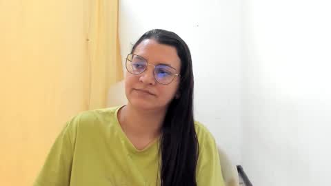 Snapshot of marilyn_garcia chatting on 10/23/25, 03:44 MARILYN SEXY online show from 10/23/25, 03:44