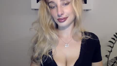 Snapshot of marilyndevilish chatting on 12/09/24, 09:26 MarilynDevilish online show from 12/09/24, 09:26