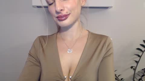 Snapshot of marilyndevilish chatting on 12/13/24, 07:32 MarilynDevilish online show from 12/13/24, 07:32