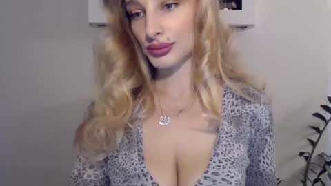 Snapshot of marilyndevilish chatting on 01/10/25, 07:46 MarilynDevilish online show from 01/10/25, 07:46