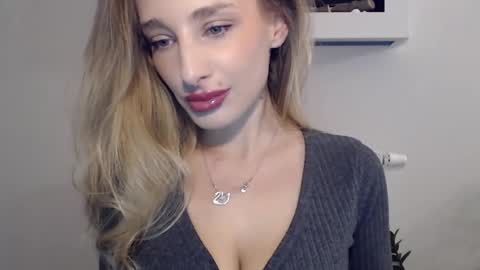 Snapshot of marilyndevilish chatting on 01/12/25, 07:21 MarilynDevilish online show from 01/12/25, 07:21