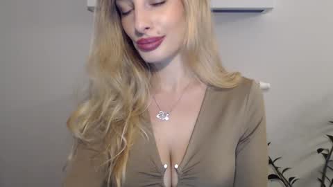 Snapshot of marilyndevilish chatting on 01/13/25, 06:49 MarilynDevilish online show from 01/13/25, 06:49