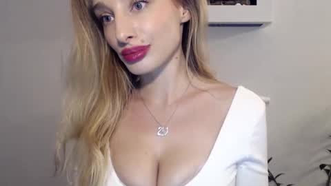 Snapshot of marilyndevilish chatting on 01/17/25, 10:56 MarilynDevilish online show from 01/17/25, 10:56