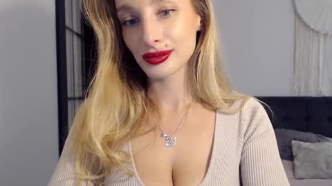 Snapshot of marilyndevilish chatting on 02/10/25, 03:53 MarilynDevilish online show from 02/10/25, 03:53