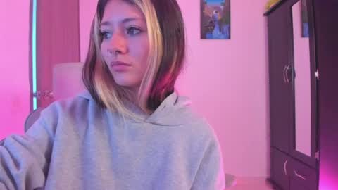 Snapshot of marin_kitoko chatting on 06/08/26, 12:16 Marin kitoko online show from 06/08/26, 12:16