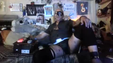 Snapshot of mario_1974 chatting on 04/19/26, 10:01 Ray online show from 04/19/26, 10:01