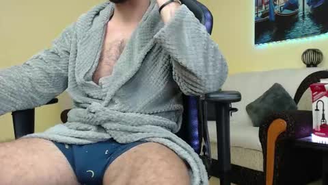 Snapshot of marioslim chatting on 12/22/24, 04:48 marioslim online show from 12/22/24, 04:48
