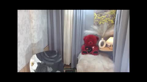 LEAH online show from 04/22/26, 05:03