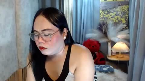 LEAH online show from 06/05/26, 06:02