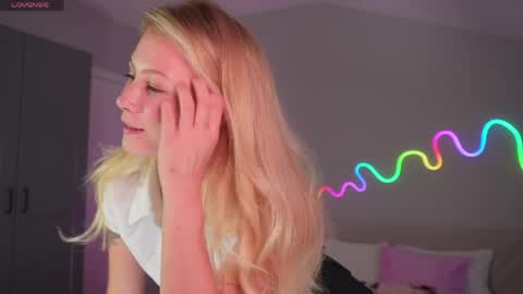 Mary online show from 04/10/26, 05:06