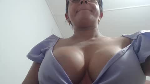 mariska_69 online show from 02/28/26, 12:00