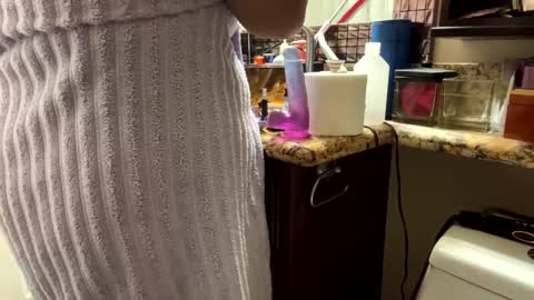 Snapshot of marissarae13 chatting on 12/23/24, 06:44 Marissa online show from 12/23/24, 06:44