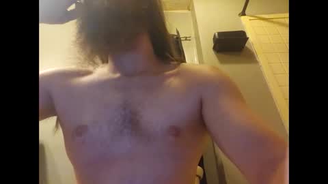 Snapshot of marius02385 chatting on 11/17/25, 03:12 marius02385 online show from 11/17/25, 03:12