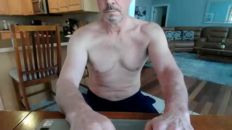 Snapshot of mark48130 chatting on 11/16/25, 03:28 Mark online show from 11/16/25, 03:28