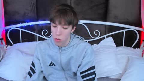 Mark online show from 02/05/26, 04:00