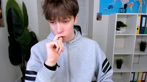 Mark online show from 04/06/26, 10:27