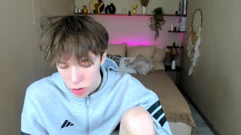 Mark online show from 04/10/26, 02:44