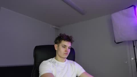 Snapshot of mark_karson chatting on 12/17/25, 11:27 MARK KARSON online show from 12/17/25, 11:27