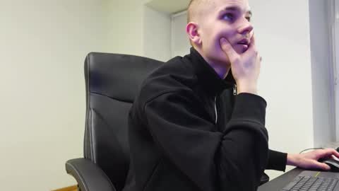 Snapshot of mark_karson chatting on 01/12/26, 06:13 MARK KARSON online show from 01/12/26, 06:13