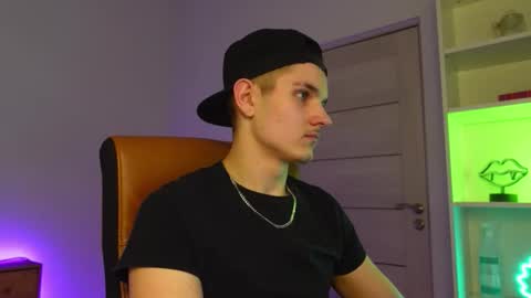 Snapshot of mark_karson chatting on 02/08/26, 05:27 MARK KARSON online show from 02/08/26, 05:27