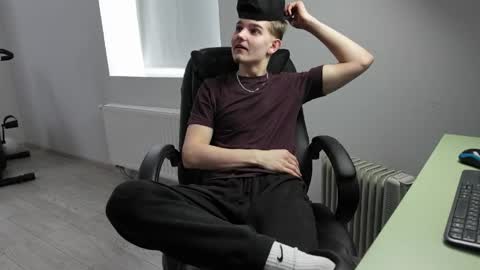 MARK KARSON online show from 04/25/26, 07:00