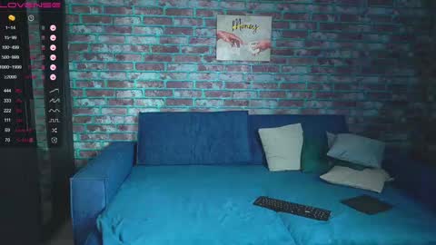 Snapshot of mark_normal chatting on 02/21/25, 01:00 Mark online show from 02/21/25, 01:00