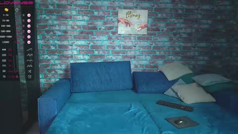 Snapshot of mark_normal chatting on 02/28/25, 06:43 Mark online show from 02/28/25, 06:43