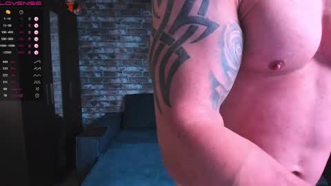 Snapshot of mark_normal chatting on 11/14/25, 03:49 Mark online show from 11/14/25, 03:49