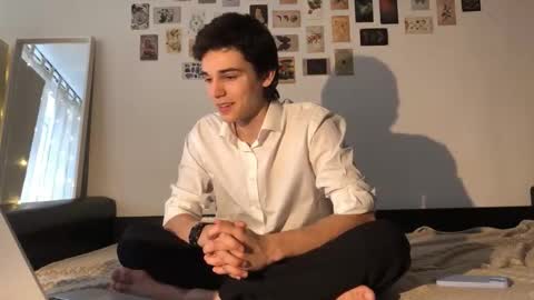 Snapshot of mark_romal chatting on 10/22/25, 08:47 Mark online show from 10/22/25, 08:47