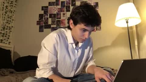 Snapshot of mark_romal chatting on 10/25/25, 12:34 Mark online show from 10/25/25, 12:34