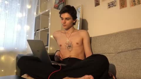 Snapshot of mark_romal chatting on 10/28/25, 12:30 Mark online show from 10/28/25, 12:30