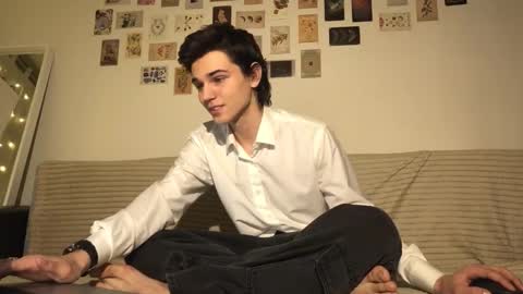 Snapshot of mark_romal chatting on 11/16/25, 02:44 Mark online show from 11/16/25, 02:44