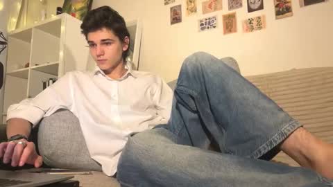 Snapshot of mark_romal chatting on 11/21/25, 01:21 Mark online show from 11/21/25, 01:21