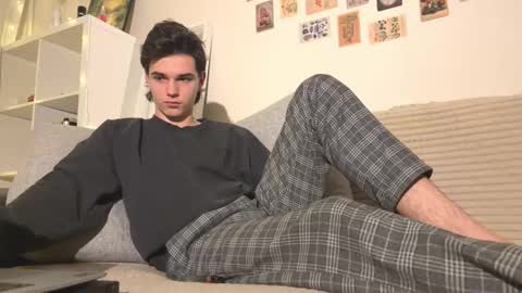 Snapshot of mark_romal chatting on 11/24/25, 02:28 Mark online show from 11/24/25, 02:28