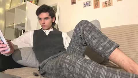 Snapshot of mark_romal chatting on 11/28/25, 01:58 Mark online show from 11/28/25, 01:58