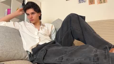 Snapshot of mark_romal chatting on 12/14/25, 02:00 Mark online show from 12/14/25, 02:00