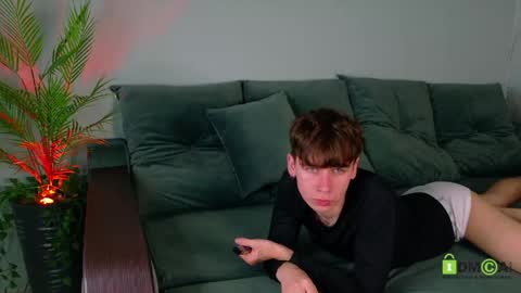 Snapshot of mark_safr chatting on 05/11/26, 11:05 Mark online show from 05/11/26, 11:05